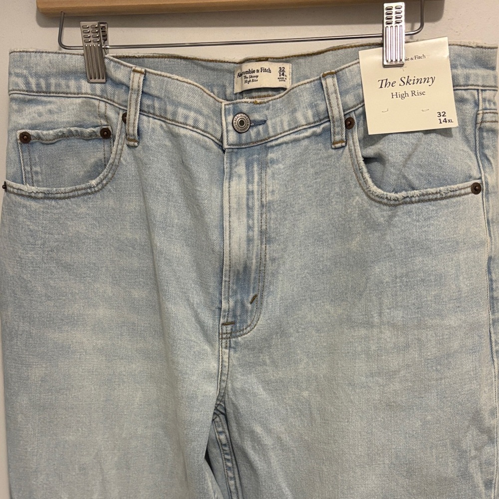 Abercrombie & Fitch women’s Skinny Jeans in Light Blue